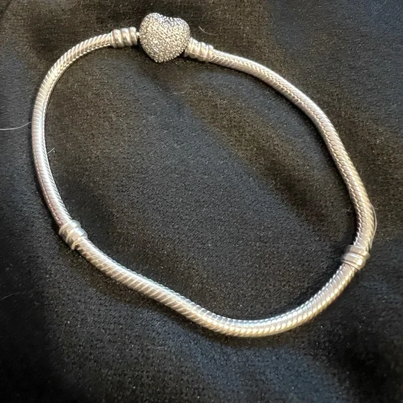 COPY - Pandora Moments Pave Heart Snake Bracelet - Picture 2 of 4
